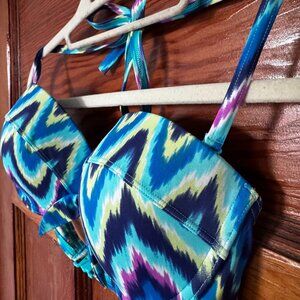 Patterned bikini top